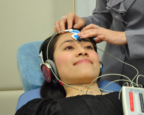 Figure panel showing (a) BERA (Brainstem evoked response audiometry) of